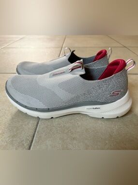 Skechers Men's Gowalk 6 - Stretch Fit Slip-on Athletic Performance Walking Shoes